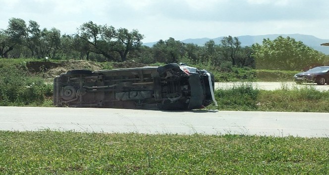 Hatay’da ambulans ile otomobil çarpıştı: 3 yaralı