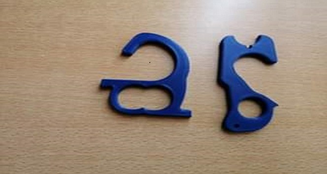 Dörtyol Meslek Yüksek Okulu Covid-19 Temassız Kapı Açma Aparatı üretti