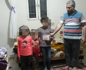 MUHTAÇLAR UMUTELİ İLE GÜLÜYOR.