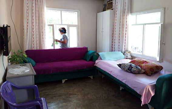 Kırıkhan’da Yaşlı ve Bakıma Muhtaçların Evleri Temizlendi