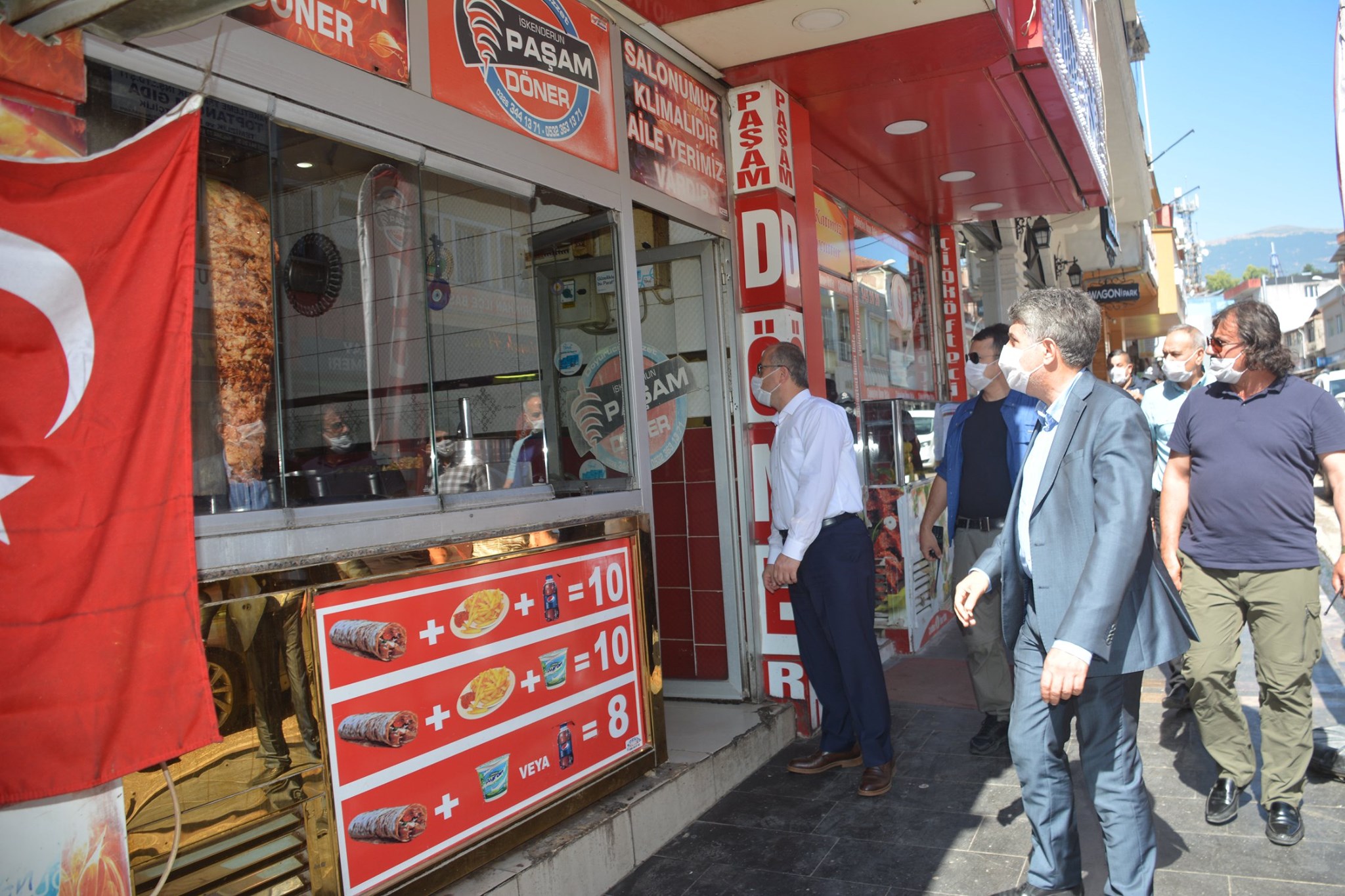 KAYMAKAM KARAMEHMETOĞLU VE BAŞKAN YAVUZ MASKE DENETİMİ YAPTI