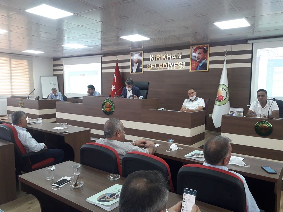 KIRIKHAN BELEDİYESİ PANDEMİ SÜRECİNDEN SONRA İLK OLAĞAN BELEDİYE MECLİS TOPLANTISINI YAPTI