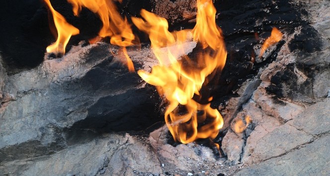 Yüzyıllardır yanan taşlar, turizme kazandırılacak