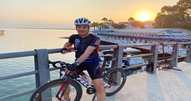 Bisiklet sürücüsünü önce sıkıştırdı, sonra bıçakladı