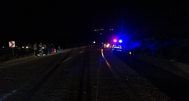 Ters yönde giden araç motosiklete çarptı: 1 yaralı