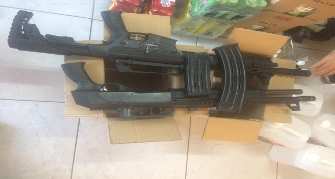 Payas’da uyuşturucu tacirlerine ve sahte alkol üreticilerine darbe