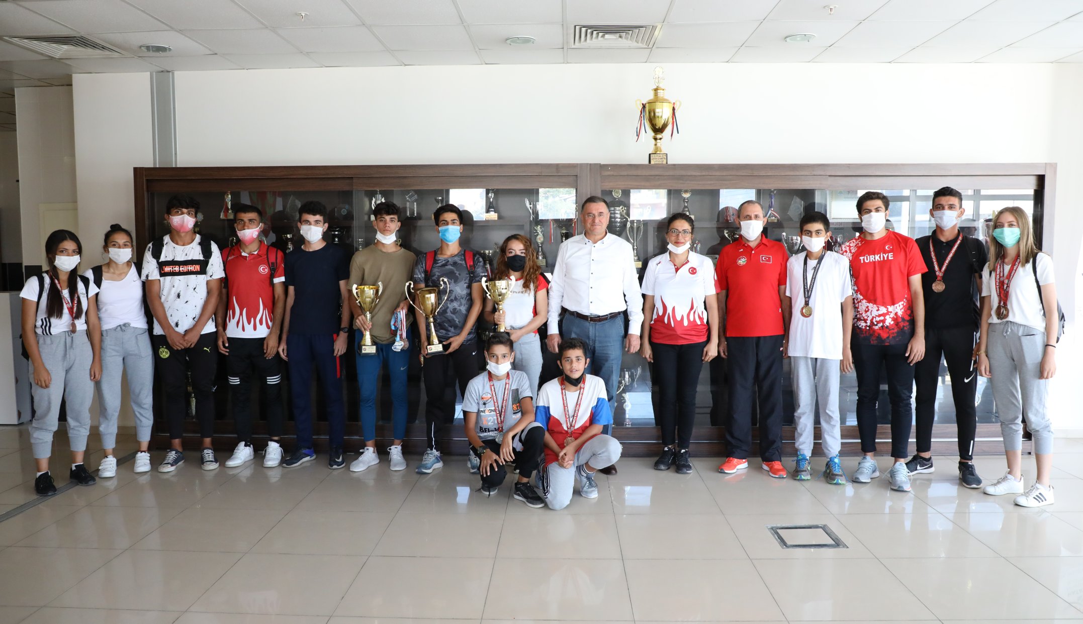 ATLETİZM BAŞARILARI GURURLANDIRIYOR