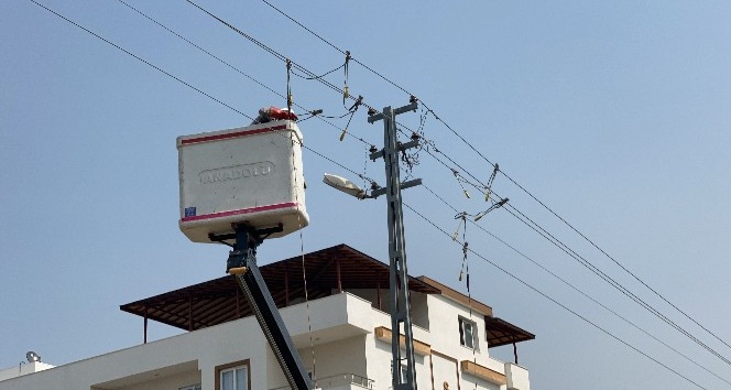 Bahçe sularken akıma kapılarak öldü