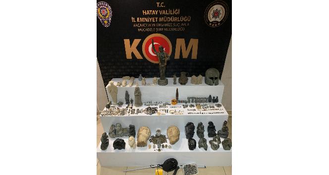 Hatay ve Şanlıurfa’da bin 234 parça tarihi eser ele geçirildi