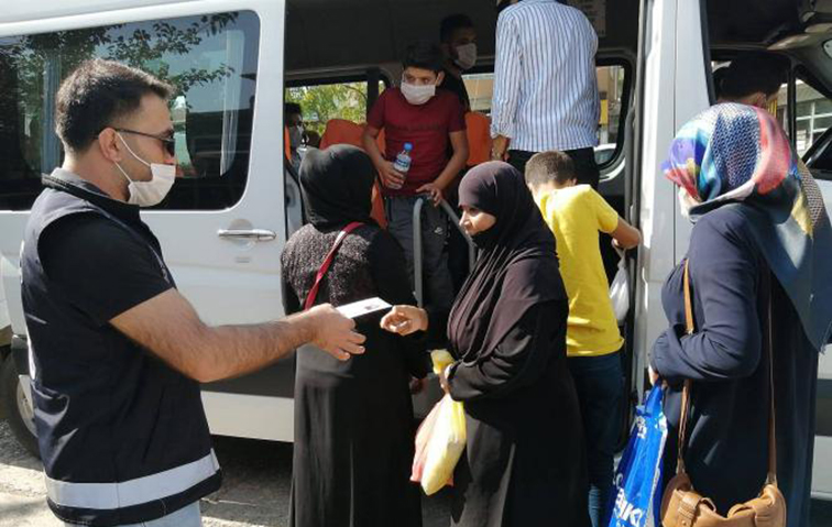 Suriyeli Dilencilere Geçit Yok