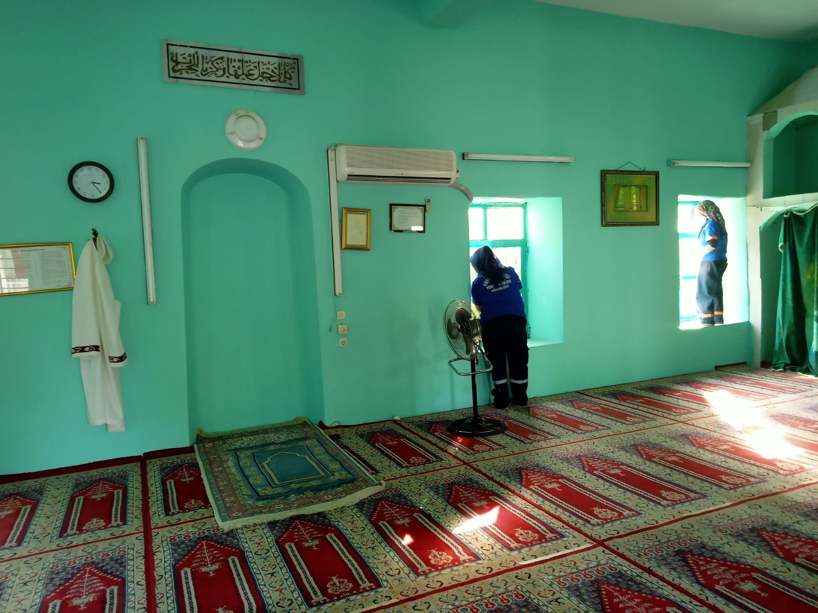 Kırıkhan’da camiler düzenli olarak dezenfekte ediliyor