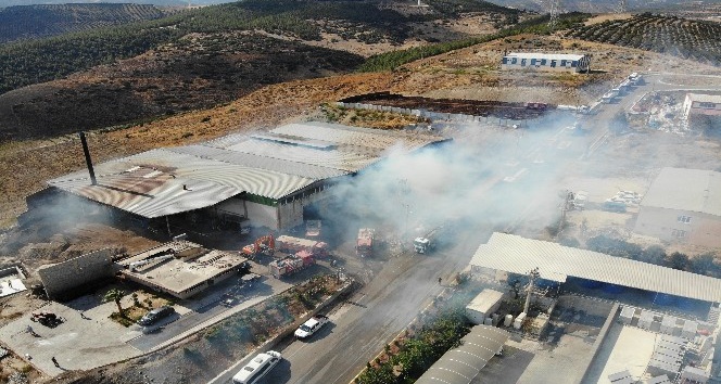 Fabrika yangını drone ile havadan görüntülendi