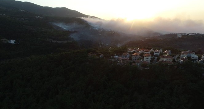 Hatay’daki orman yangını drone ile görüntülendi