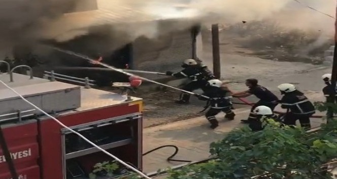 depo yangını korkuttu