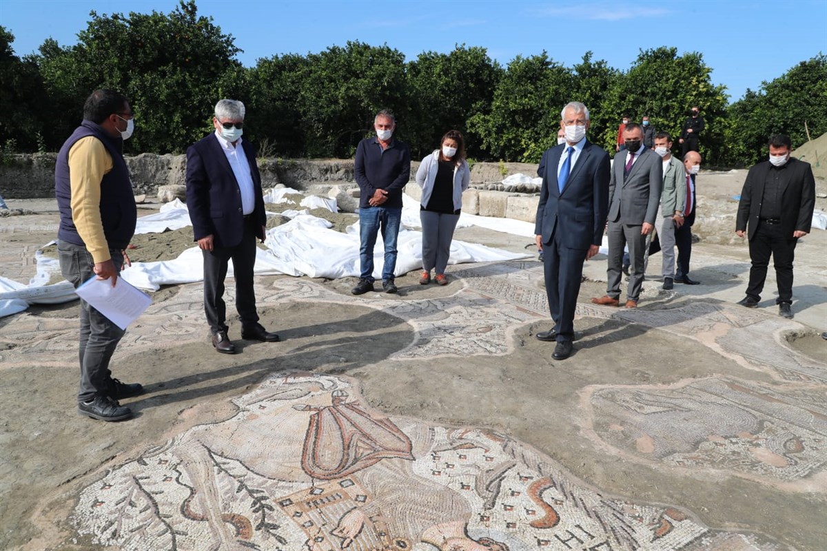 Vali Doğan Kazı Alanını İnceledi