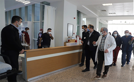 PEKMEZCİ’DEN HASTANE ZİYARETİ