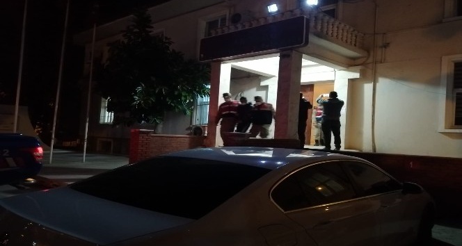 10 evden hırsızlık yapan 2 kişi tutukladı