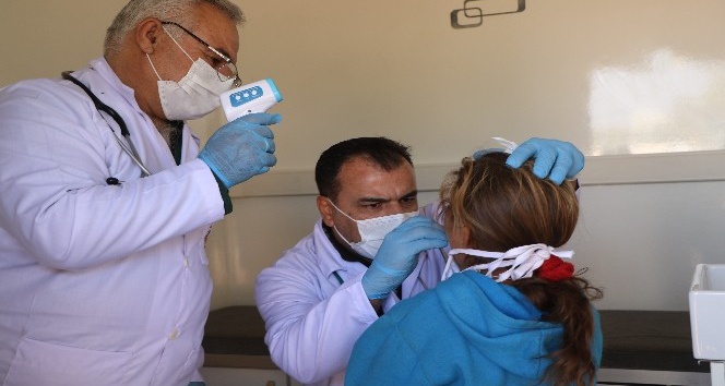 Mobil sağlık klinikleri Suriye’deki kamplarda
