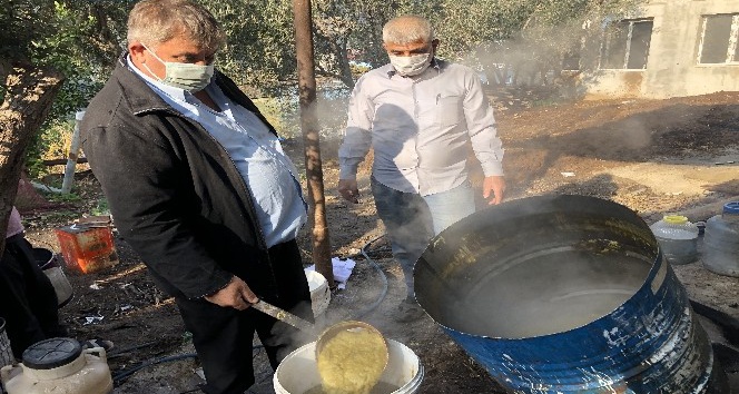 İmeceyle defne sabunu üretiyorlar