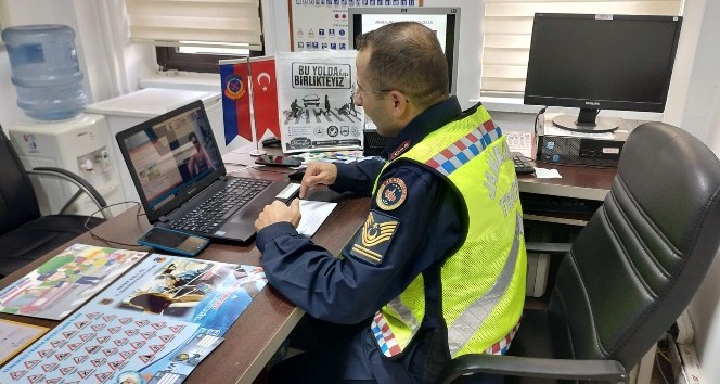 Jandarmadan öğrencilere online trafik eğitimi