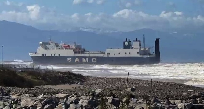 İskenderun Körfezinde hacizli gemi karaya oturdu