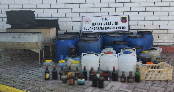 Kaçak alkol üreten 4 kişi gözaltına alındı