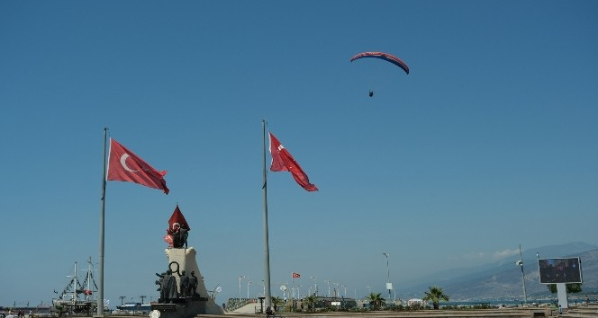 19 Mayıs’ı gökyüzünde kutladılar