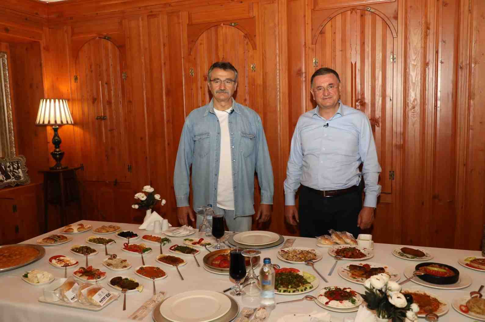 HBB BAŞKANI SAVAŞ ESKİ BAKAN TÜZMEN’E HATAY’I TANITTI