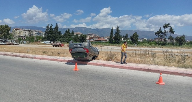 Virajı alamayan otomobil takla attı, sürücüsü yaralandı