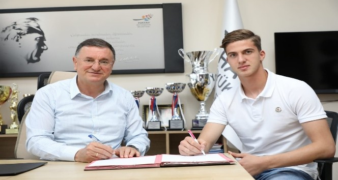 Hatayspor’a 18 yaşında forvet