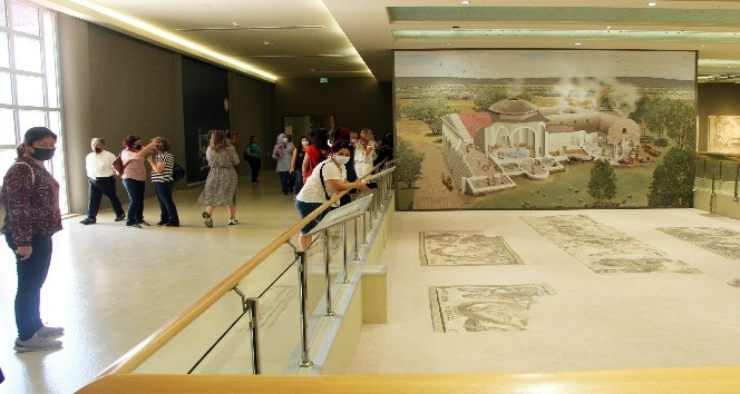 Dünyanın en büyük müzesi ziyaretçilerini bekliyor