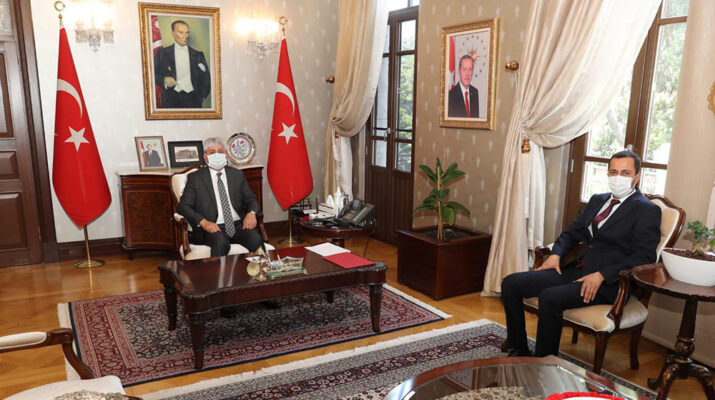 Vali Doğan, Yayladağı Belediye  Başkanı Yalçın’ı Kabul Etti