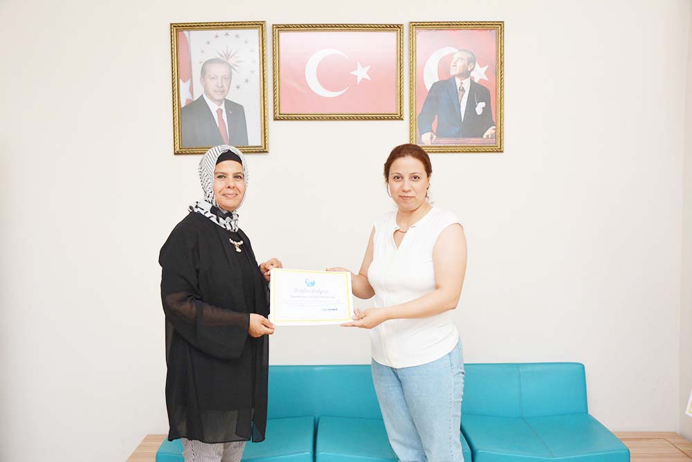 KURSİYERLERE KATILIM SERTİFİKASI