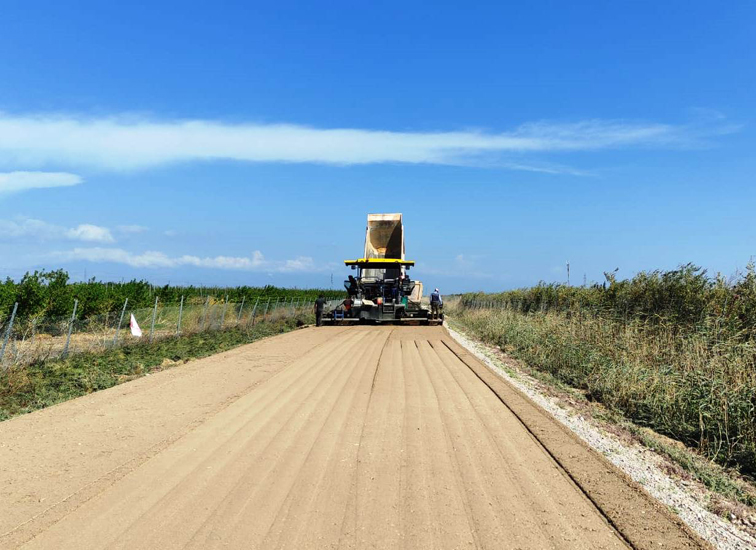 HBB KENTİN HER KÖŞESİNDE  YOL ÇALIŞMALARINA DEVAM EDİYOR