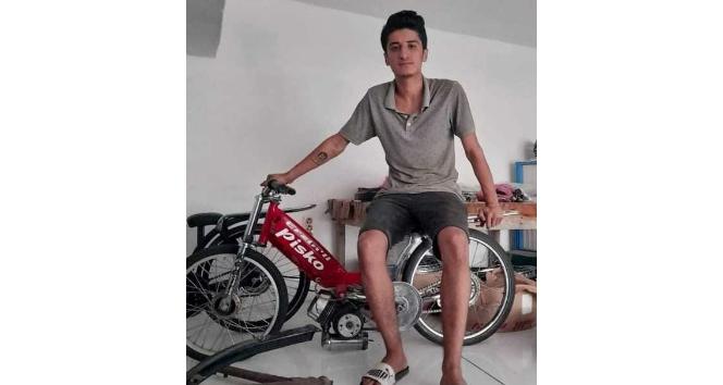 Motosiklet telefon direğine çarptı: 1 ölü, 1 yaralı