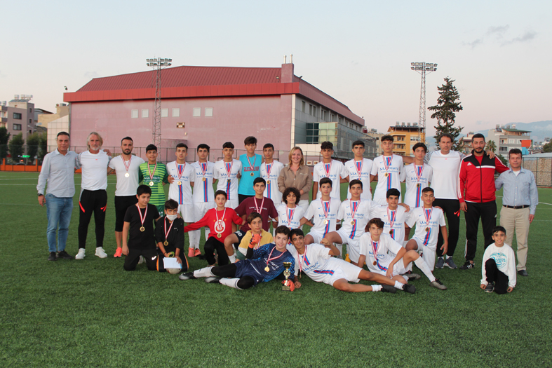 BANZO TURHAN FUTBOL TURNUVASINDA ŞAMPİYON KARAAĞAÇ EFSANE SPOR