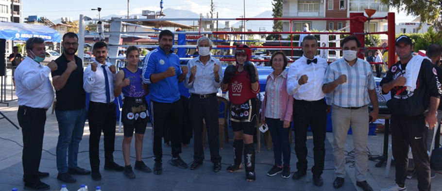 Muay Thai Hatay İl Şampiyonası Arsuz’da gerçekleştirildi