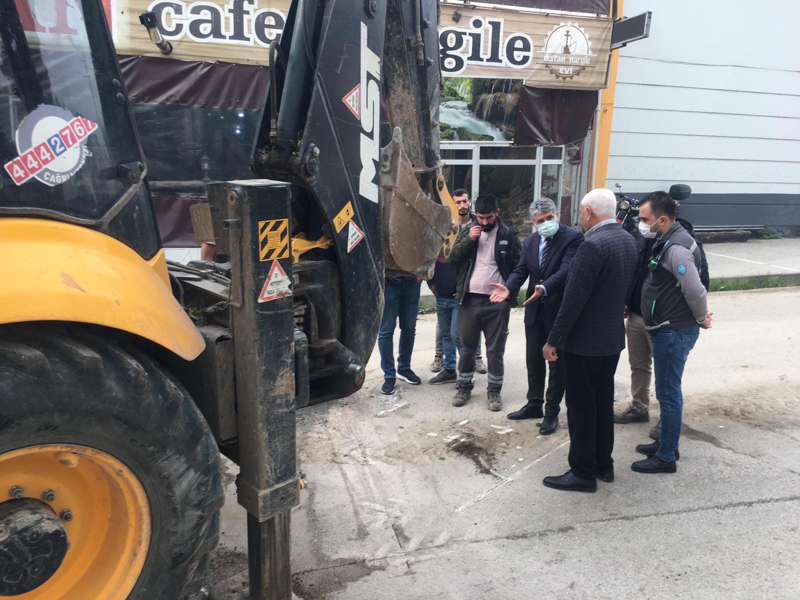ATATÜRK CADDESİNDE DOĞALGAZ ÇALIŞMALARI BAŞLADI