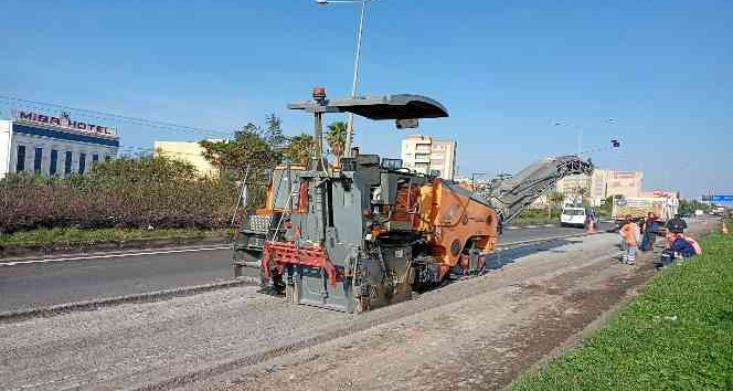 Kamyonun altında kalan yol işçisi hayatını kaybetti