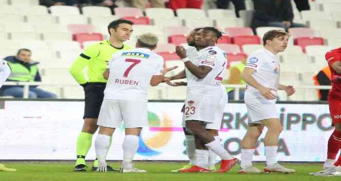 HATAYSPOR SİVASSPOR DEPLASMANINDA KAYBETTİ