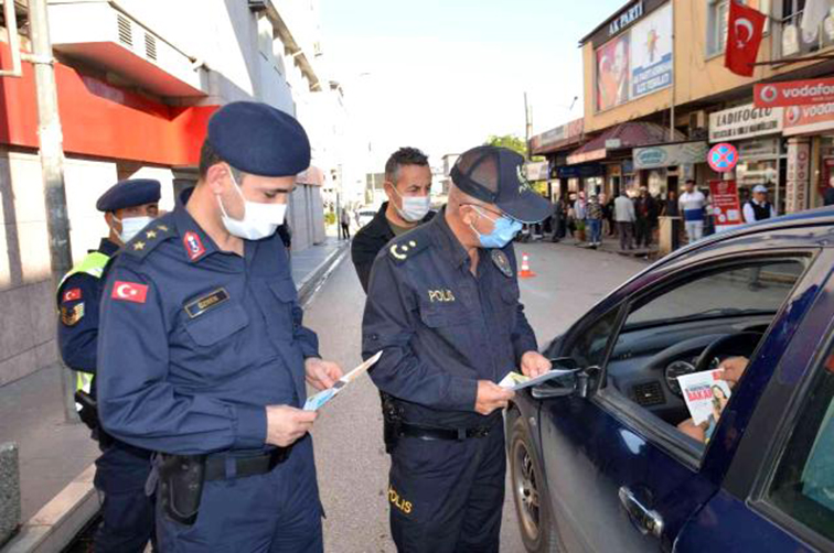 Kırıkhan’da polis ve jandarma ekipleri vatandaşı bilgilendirdi