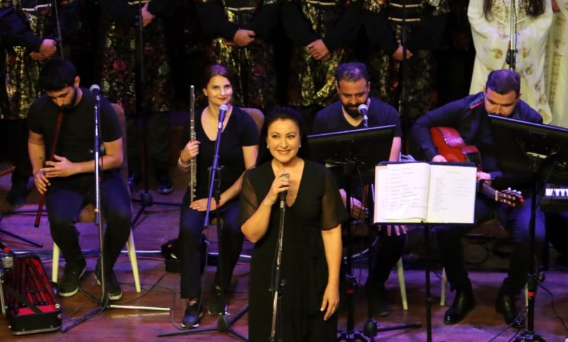 Yonca Şahinbaş’lı Medeniyetler Korosu Gönüller Fethetti