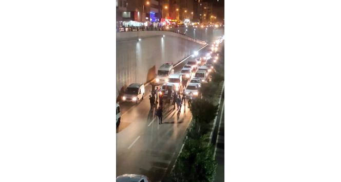 Trafikte durup göbek atan düğün konvoyuna 2 bin 600 TL ceza