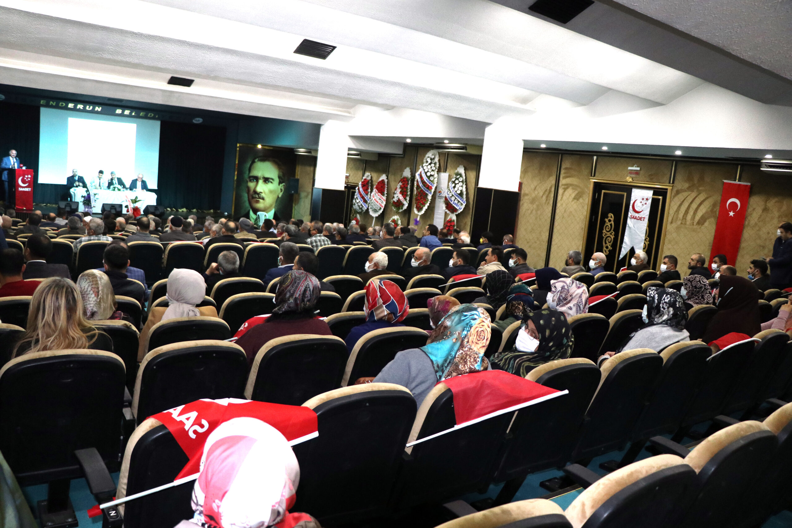 SAADET’TEN İSKENDERUN’DA ÇOŞKULU KONGRE