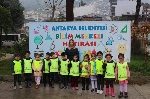 BİLİM MERKEZİ MERAKLI MİNİKLERİ AĞIRLIYOR