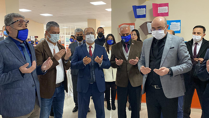 BİR DİL BİR İNSAN DİLLER SINIFI AÇILDI