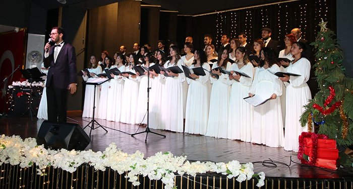 İSKENDERUN BELEDİYESİ MÜZİK KOROSU’NDAN YIL SONU KONSERİ