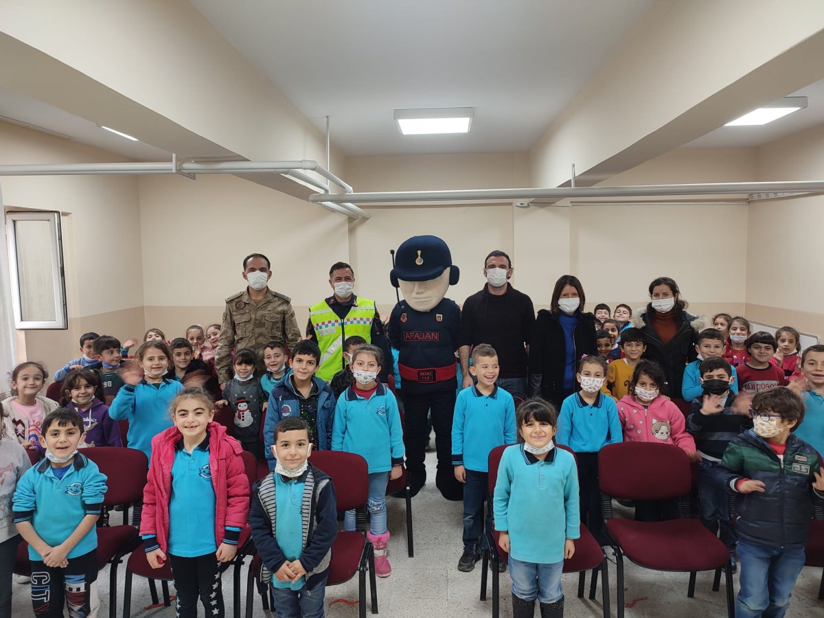 GÜVENLİ TRAFİK EĞİTİMİ VERİLDİ