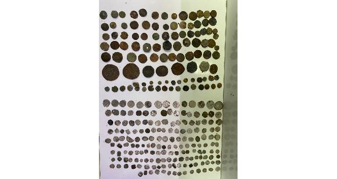 Hatay’da kenevir yetiştirilen evden tarihi eser çıktı