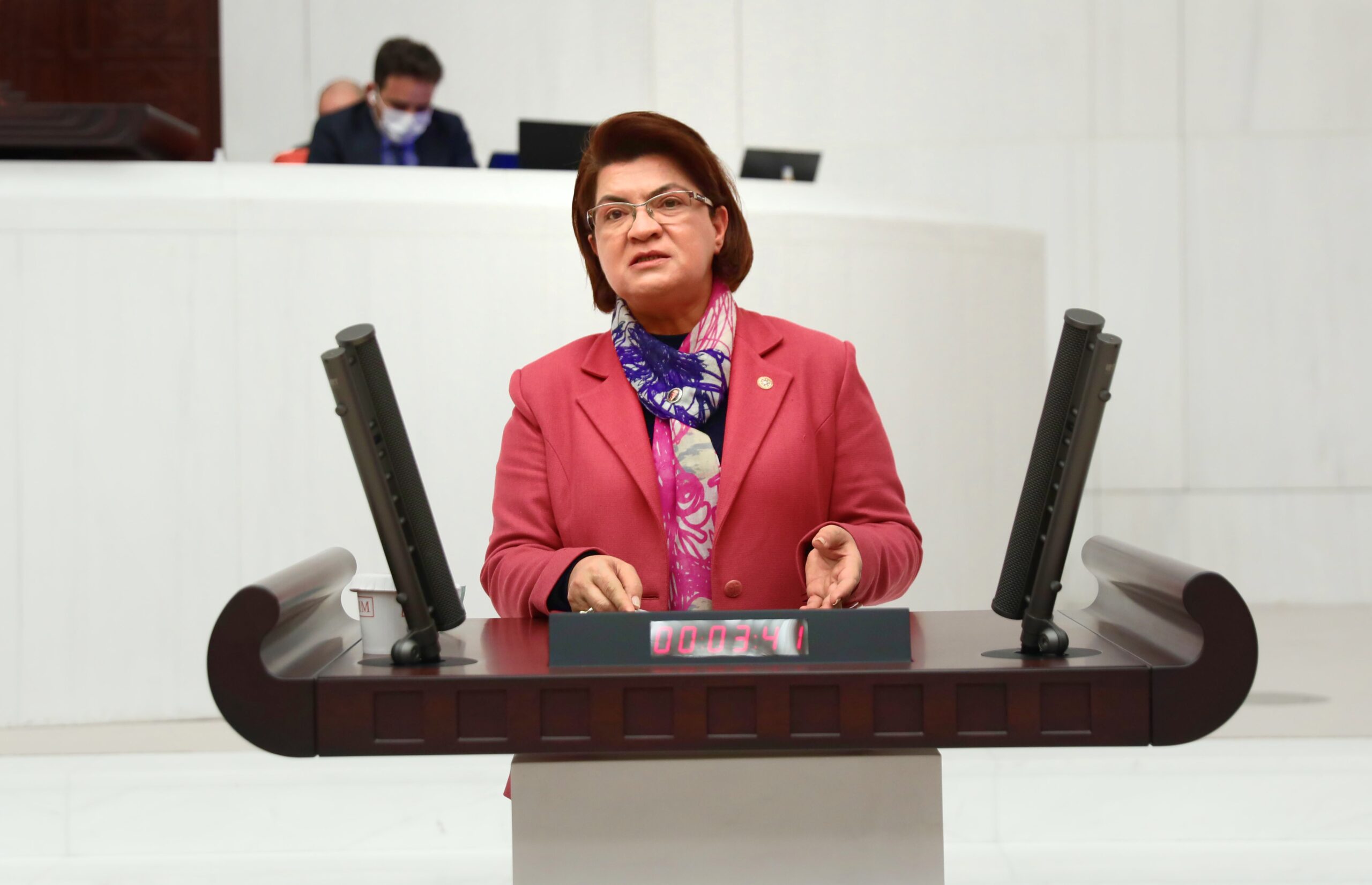 ŞAHİN”YAZ SAATİ UYGULAMASINI KALDIRIN”